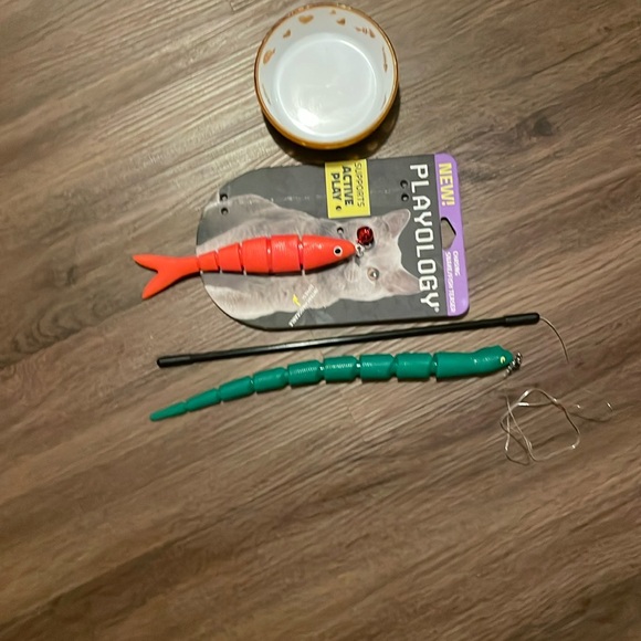 PLAYOLOGY  Chasing Snake/ Fish Teaser Cat Toys NWT - Picture 1 of 1